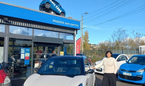 Livraison après la vente d'une nouvelle LIGIER à Saint-Etienne